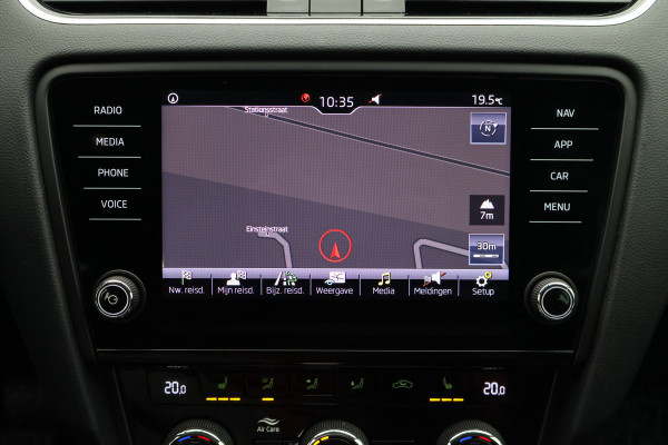 Škoda Octavia Combi 1.5 TSI DSG Greentech Business Edition Camera, Apple Carplay, Trekhaak, Climate, Stoelverwarming, PDC