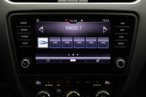 Škoda Octavia Combi 1.5 TSI DSG Greentech Business Edition Camera, Apple Carplay, Trekhaak, Climate, Stoelverwarming, PDC