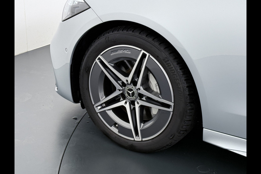 Mercedes-Benz C-Klasse 180 AMG Line | Pano Memory Keyless Digital 360 Camera