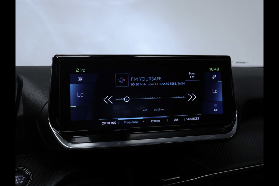 Peugeot e-2008 EV Allure 50 kWh Sport SOH 90% (APPLE CARPLAY,NAVI,CAMERA,PDC,CLIMTE,CRUISE,LED,SPORTSTOELEN,LM VELGEN,NETTE STAAT)