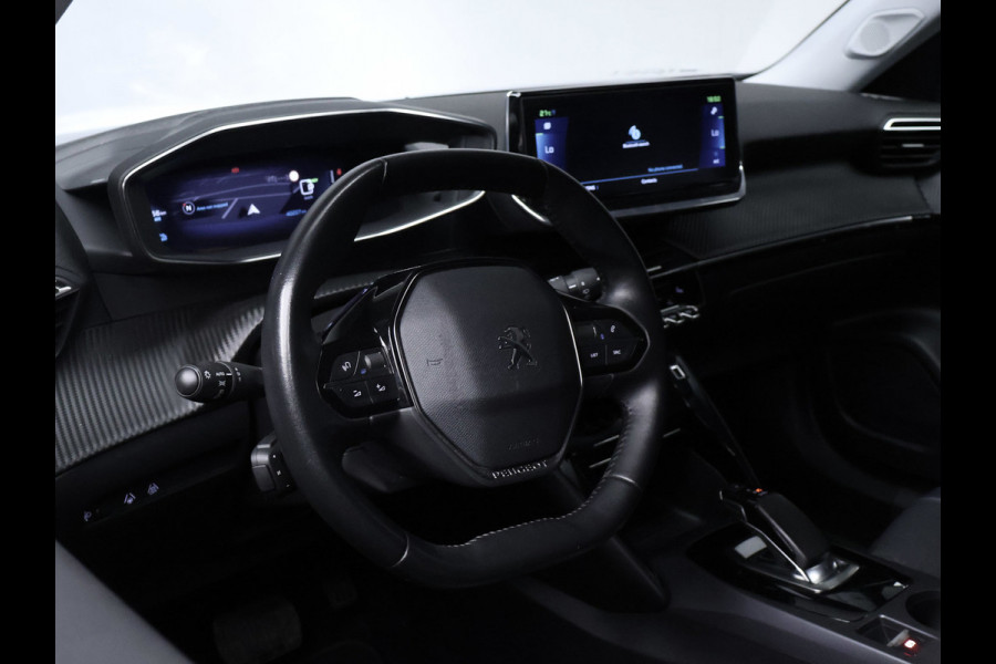 Peugeot e-2008 EV Allure 50 kWh Sport SOH 90% (APPLE CARPLAY,NAVI,CAMERA,PDC,CLIMTE,CRUISE,LED,SPORTSTOELEN,LM VELGEN,NETTE STAAT)