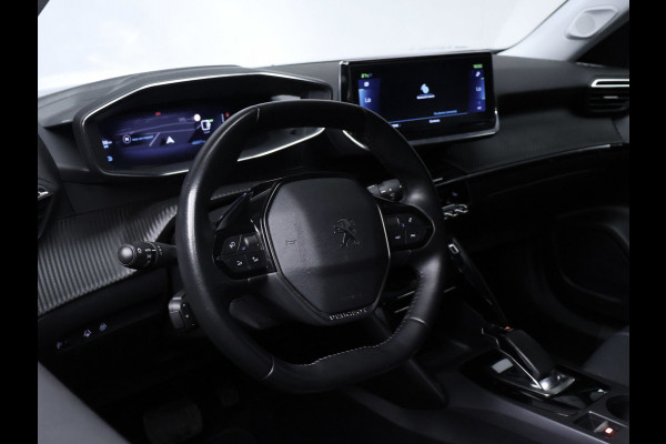 Peugeot e-2008 EV Allure 50 kWh Sport SOH 90% (APPLE CARPLAY,NAVI,CAMERA,PDC,CLIMTE,CRUISE,LED,SPORTSTOELEN,LM VELGEN,NETTE STAAT)
