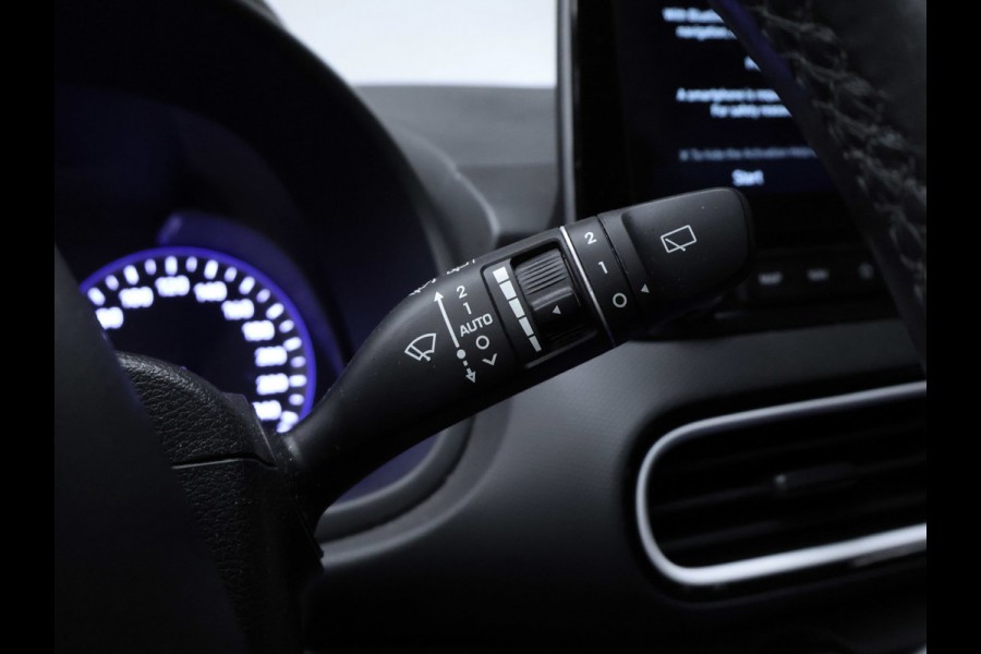 Hyundai Kona 1.6 GDI HEV Fashion Sport (APPLE CARPLAY,HEAD-UP DISPLAY,NAVI,CAMERA,PDC,CRUISE,GETINT,LED,SPORTSTOELEN,LM VELGEN)