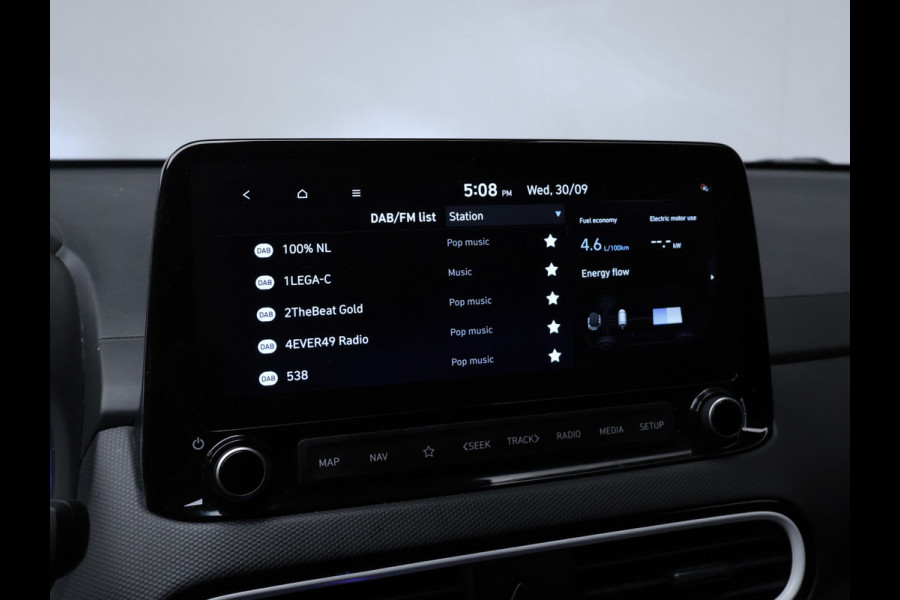 Hyundai Kona 1.6 GDI HEV Fashion Sport (APPLE CARPLAY,HEAD-UP DISPLAY,NAVI,CAMERA,PDC,CRUISE,GETINT,LED,SPORTSTOELEN,LM VELGEN)