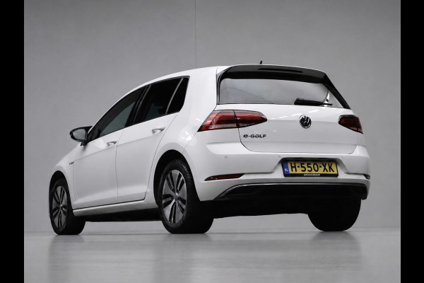 Volkswagen e-Golf Sport (APPLE CARPLAY,NAVI,CAMERA,PDC,STOELVERWARMING,CLIMATE,CRUISE,LED,GETINT,SPORTSTOELEN,LM VELGEN)