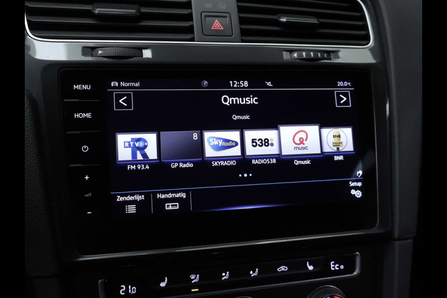 Volkswagen e-Golf Sport (APPLE CARPLAY,NAVI,CAMERA,PDC,STOELVERWARMING,CLIMATE,CRUISE,LED,GETINT,SPORTSTOELEN,LM VELGEN)