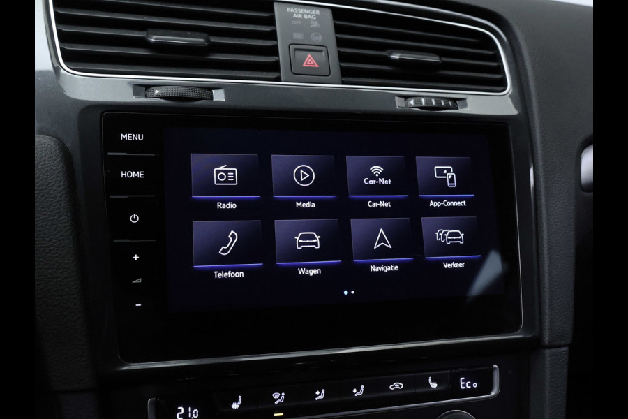 Volkswagen e-Golf Sport (APPLE CARPLAY,NAVI,CAMERA,PDC,STOELVERWARMING,CLIMATE,CRUISE,LED,GETINT,SPORTSTOELEN,LM VELGEN)