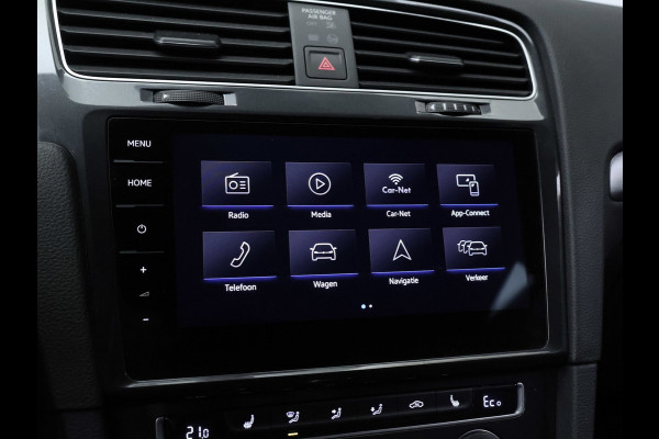 Volkswagen e-Golf Sport (APPLE CARPLAY,NAVI,CAMERA,PDC,STOELVERWARMING,CLIMATE,CRUISE,LED,GETINT,SPORTSTOELEN,LM VELGEN)