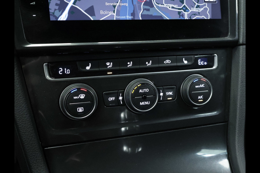 Volkswagen e-Golf Sport (APPLE CARPLAY,NAVI,CAMERA,PDC,STOELVERWARMING,CLIMATE,CRUISE,LED,GETINT,SPORTSTOELEN,LM VELGEN)