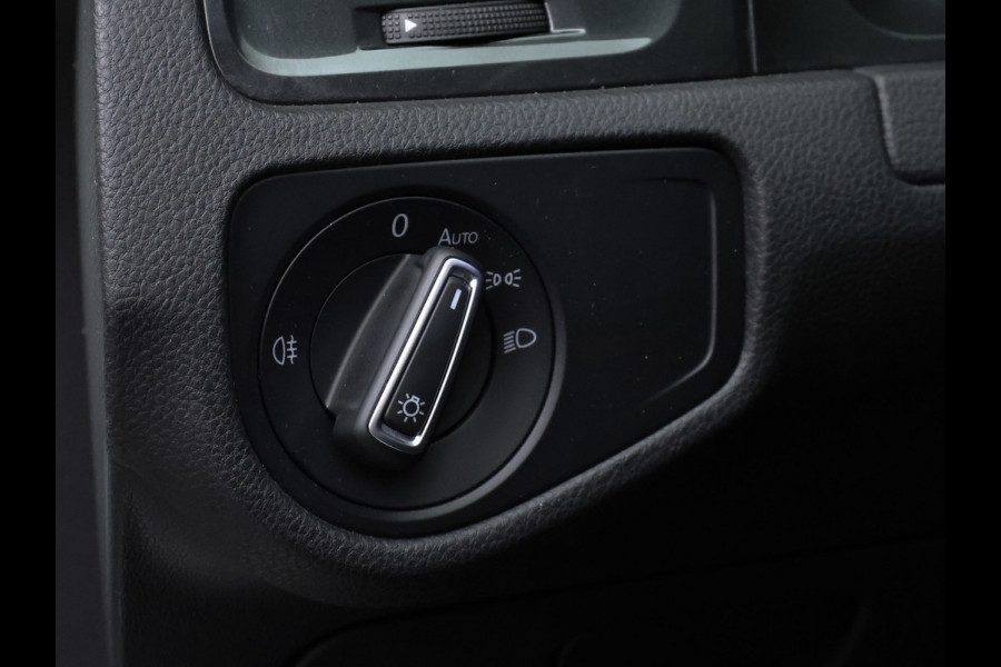 Volkswagen e-Golf Sport (APPLE CARPLAY,NAVI,CAMERA,PDC,STOELVERWARMING,CLIMATE,CRUISE,LED,GETINT,SPORTSTOELEN,LM VELGEN)
