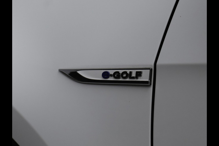 Volkswagen e-Golf Sport (APPLE CARPLAY,NAVI,CAMERA,PDC,STOELVERWARMING,CLIMATE,CRUISE,LED,GETINT,SPORTSTOELEN,LM VELGEN)