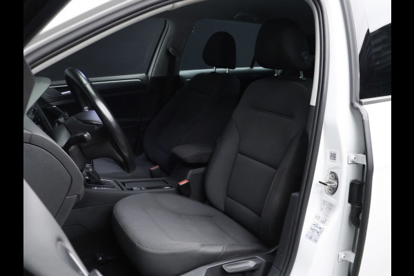 Volkswagen e-Golf Sport (APPLE CARPLAY,NAVI,CAMERA,PDC,STOELVERWARMING,CLIMATE,CRUISE,LED,GETINT,SPORTSTOELEN,LM VELGEN)