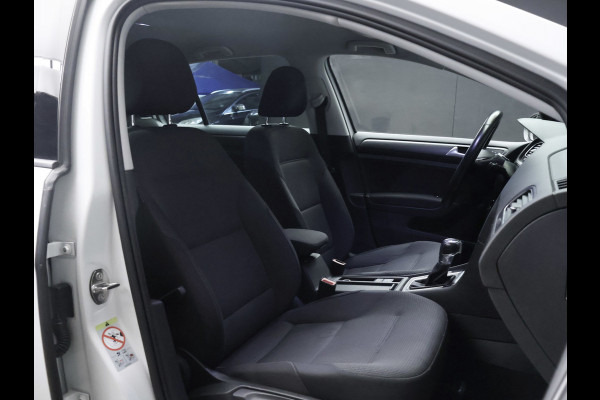 Volkswagen e-Golf Sport (APPLE CARPLAY,NAVI,CAMERA,PDC,STOELVERWARMING,CLIMATE,CRUISE,LED,GETINT,SPORTSTOELEN,LM VELGEN)