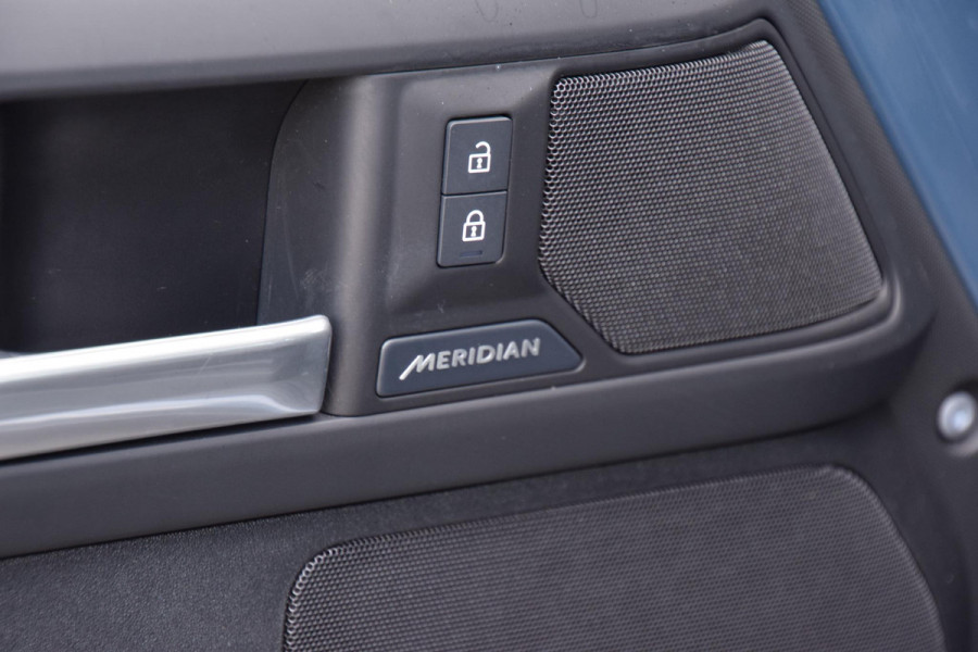 Land Rover Defender 110 2.0 P300e 110 X-Dynamic SE