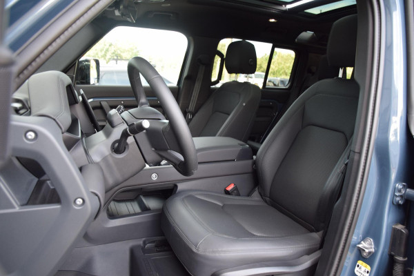 Land Rover Defender 110 2.0 P300e 110 X-Dynamic SE