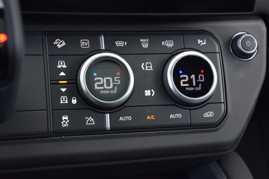 Land Rover Defender 110 2.0 P300e 110 X-Dynamic SE