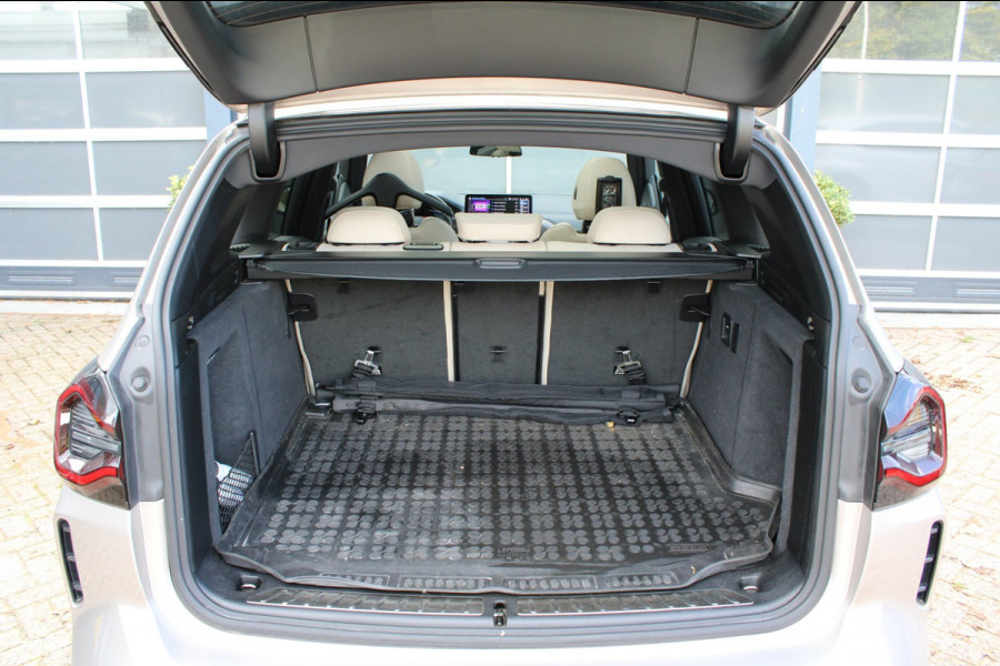BMW iX3 High Executive 80 kWh/pano/Mpakket