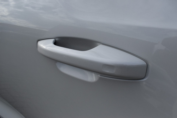 Volvo XC40 B4 211PK Plus Dark | ACC | Trekhaak | Schuif/kanteldak | Stoel + Stuur verwarmd | BLIS | Nubuck | El. Stoelen |