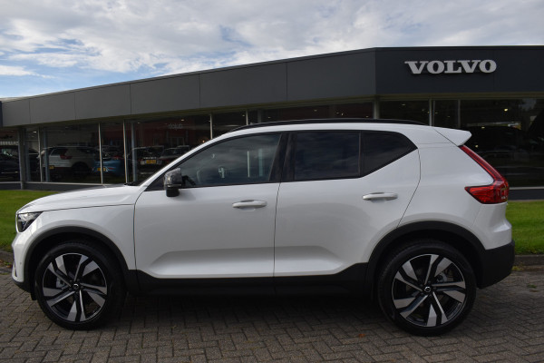 Volvo XC40 B4 211PK Plus Dark | ACC | Trekhaak | Schuif/kanteldak | Stoel + Stuur verwarmd | BLIS | Nubuck | El. Stoelen |
