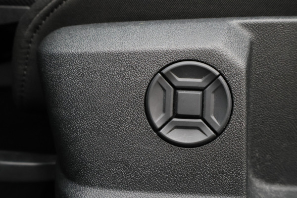 Audi A3 Sportback 40 TFSI e Business edition Virtual Cockpit, Cruise, Trekhaak, Sportstoelen, Stoelverwarming, 17''