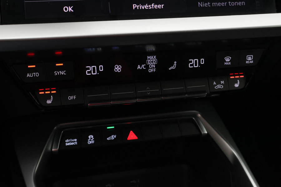 Audi A3 Sportback 40 TFSI e Business edition Virtual Cockpit, Cruise, Trekhaak, Sportstoelen, Stoelverwarming, 17''