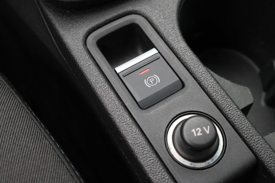 Audi A3 Sportback 40 TFSI e Business edition Virtual Cockpit, Cruise, Trekhaak, Sportstoelen, Stoelverwarming, 17''