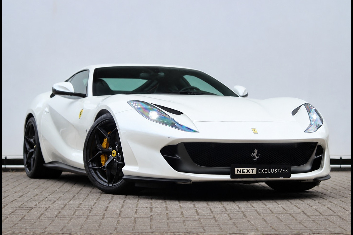 Ferrari 812 6.5 V12 Superfast HELE | Bianco Italia | Lift | Passenger Display | Carbon LED