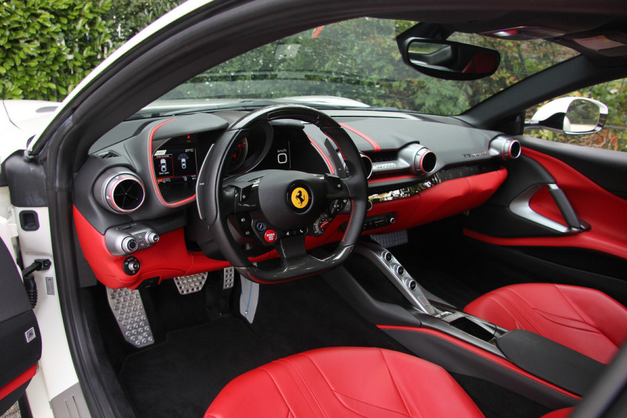 Ferrari 812 6.5 V12 Superfast HELE | Bianco Italia | Lift | Passenger Display | Carbon LED