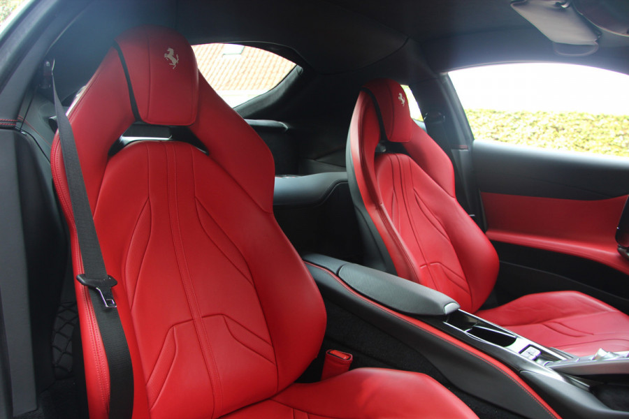 Ferrari 812 6.5 V12 Superfast HELE | Bianco Italia | Lift | Passenger Display | Carbon LED