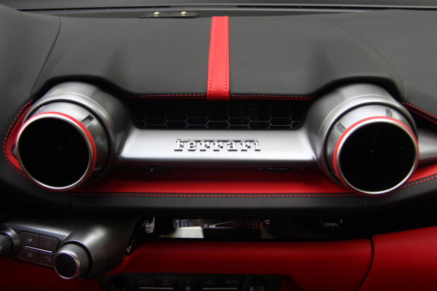 Ferrari 812 6.5 V12 Superfast HELE | Bianco Italia | Lift | Passenger Display | Carbon LED