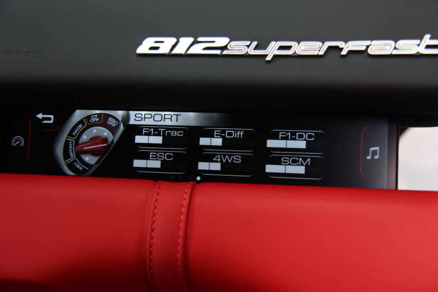 Ferrari 812 6.5 V12 Superfast HELE | Bianco Italia | Lift | Passenger Display | Carbon LED