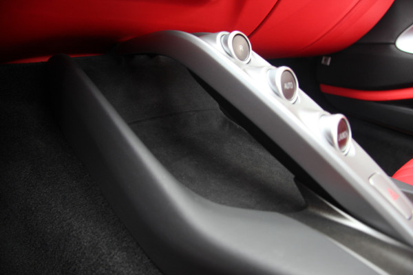 Ferrari 812 6.5 V12 Superfast HELE | Bianco Italia | Lift | Passenger Display | Carbon LED