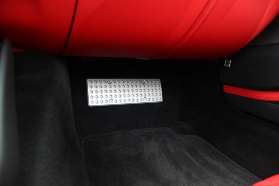 Ferrari 812 6.5 V12 Superfast HELE | Bianco Italia | Lift | Passenger Display | Carbon LED