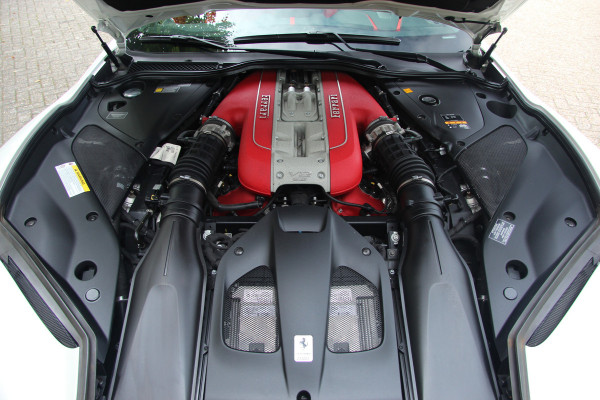 Ferrari 812 6.5 V12 Superfast HELE | Bianco Italia | Lift | Passenger Display | Carbon LED