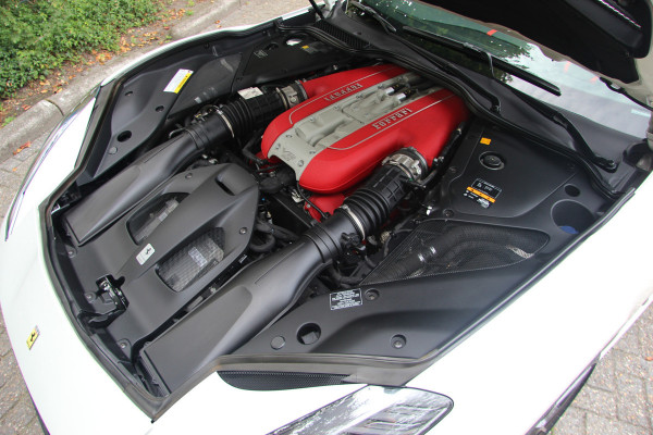 Ferrari 812 6.5 V12 Superfast HELE | Bianco Italia | Lift | Passenger Display | Carbon LED