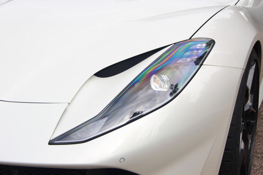 Ferrari 812 6.5 V12 Superfast HELE | Bianco Italia | Lift | Passenger Display | Carbon LED
