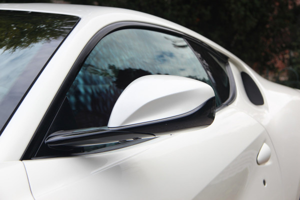 Ferrari 812 6.5 V12 Superfast HELE | Bianco Italia | Lift | Passenger Display | Carbon LED