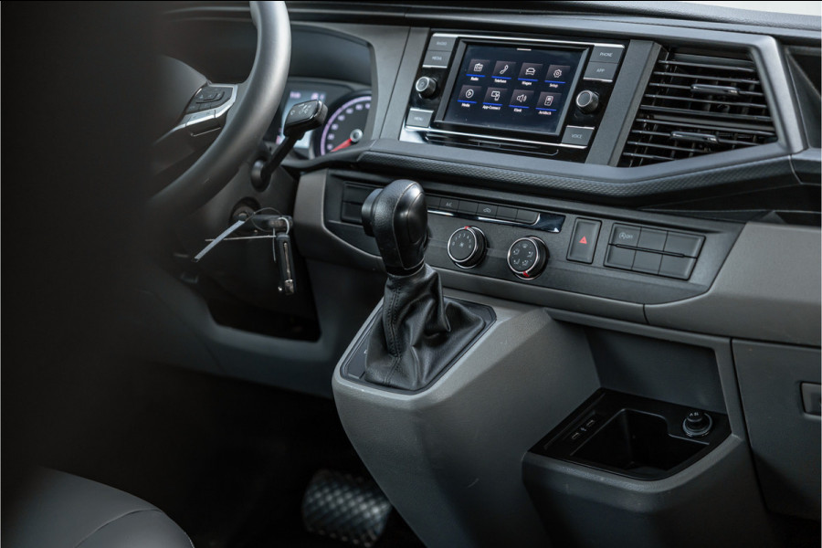 Volkswagen Transporter T6.1 2.0 TDI L2H1 DC 4Motion | Dubbel cabine | 5-zitter | Bi-Xenon | CarPlay | Camera | Navigatie | MF Stuur | Trekhaak | DAB | Cruise control