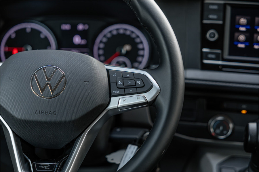 Volkswagen Transporter T6.1 2.0 TDI L2H1 DC 4Motion | Dubbel cabine | 5-zitter | Bi-Xenon | CarPlay | Camera | Navigatie | MF Stuur | Trekhaak | DAB | Cruise control