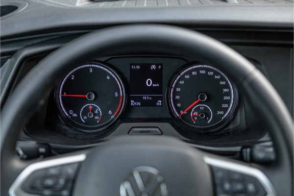 Volkswagen Transporter T6.1 2.0 TDI L2H1 DC 4Motion | Dubbel cabine | 5-zitter | Bi-Xenon | CarPlay | Camera | Navigatie | MF Stuur | Trekhaak | DAB | Cruise control