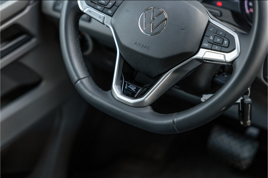 Volkswagen Transporter T6.1 2.0 TDI L2H1 DC 4Motion | Dubbel cabine | 5-zitter | Bi-Xenon | CarPlay | Camera | Navigatie | MF Stuur | Trekhaak | DAB | Cruise control