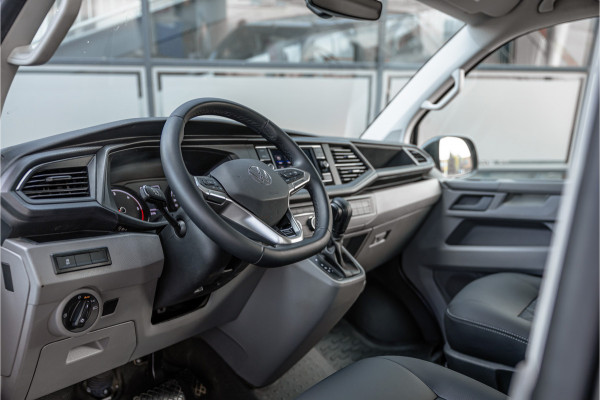Volkswagen Transporter T6.1 2.0 TDI L2H1 DC 4Motion | Dubbel cabine | 5-zitter | Bi-Xenon | CarPlay | Camera | Navigatie | MF Stuur | Trekhaak | DAB | Cruise control
