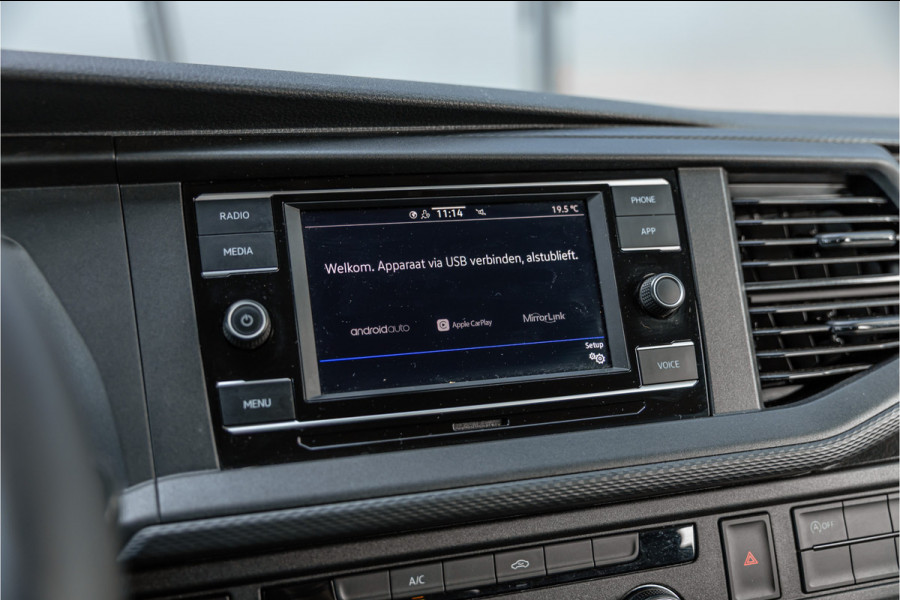 Volkswagen Transporter T6.1 2.0 TDI L2H1 DC 4Motion | Dubbel cabine | 5-zitter | Bi-Xenon | CarPlay | Camera | Navigatie | MF Stuur | Trekhaak | DAB | Cruise control