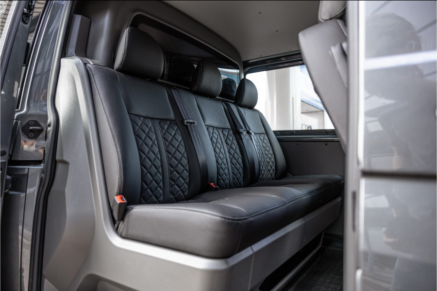 Volkswagen Transporter T6.1 2.0 TDI L2H1 DC 4Motion | Dubbel cabine | 5-zitter | Bi-Xenon | CarPlay | Camera | Navigatie | MF Stuur | Trekhaak | DAB | Cruise control