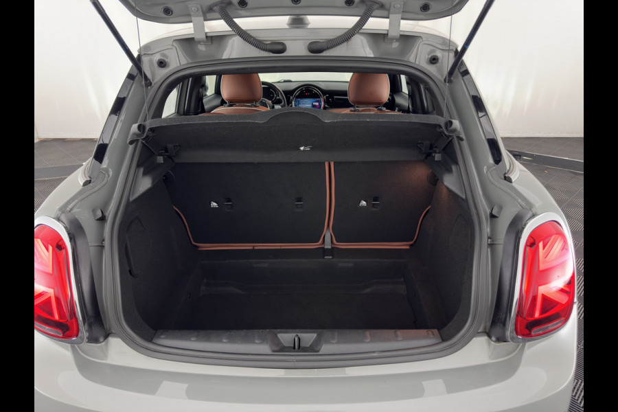 MINI 5-deurs 1.5 One Business Edition (Facelift-Life Cycle Impulse 2) (INCL-BTW) *LEATHER | SPORTSEATS | FULL-LED | DIGI-COCKPIT | AMBIENTLIGHT | NAVI-FULLMAP | DAB | AIRCO | KEYLESS | PDC | 16''ALU*