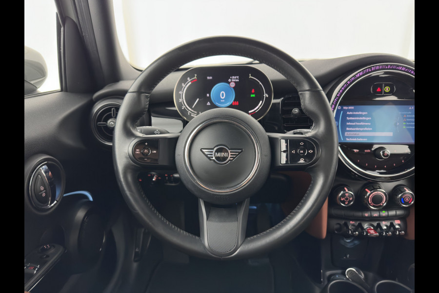 MINI 5-deurs 1.5 One Business Edition (Facelift-Life Cycle Impulse 2) (INCL-BTW) *LEATHER | SPORTSEATS | FULL-LED | DIGI-COCKPIT | AMBIENTLIGHT | NAVI-FULLMAP | DAB | AIRCO | KEYLESS | PDC | 16''ALU*