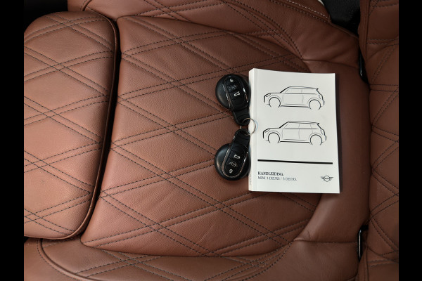 MINI 5-deurs 1.5 One Business Edition (Facelift-Life Cycle Impulse 2) (INCL-BTW) *LEATHER | SPORTSEATS | FULL-LED | DIGI-COCKPIT | AMBIENTLIGHT | NAVI-FULLMAP | DAB | AIRCO | KEYLESS | PDC | 16''ALU*