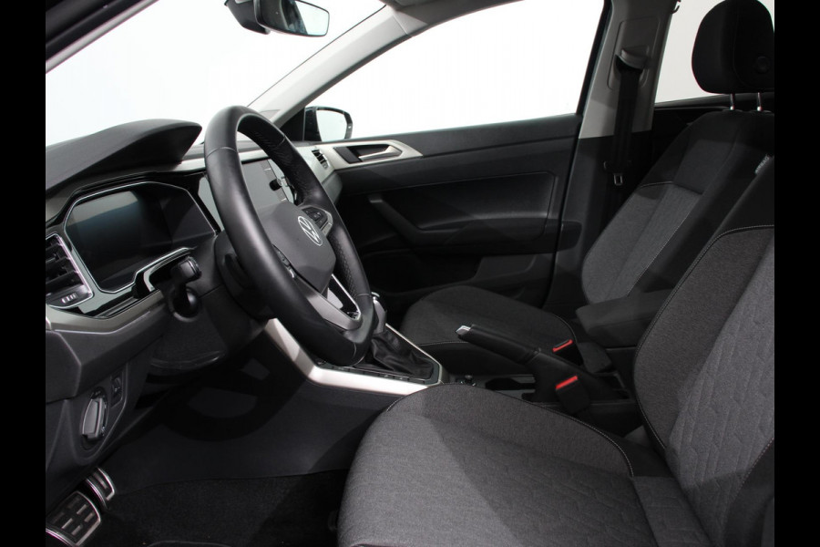 Volkswagen Polo 1.0 TSI Automaat Move Navigatie Apple Carplay/Android Auto Airco Digitale Cockpit Adaptive Cruise Control Lichtmetalen Velgen Parkeer sensoren V+A Stoelverwarming