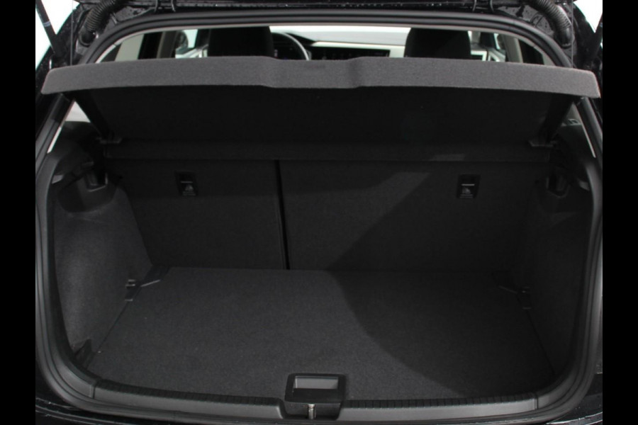 Volkswagen Polo 1.0 TSI Automaat Move Navigatie Apple Carplay/Android Auto Airco Digitale Cockpit Adaptive Cruise Control Lichtmetalen Velgen Parkeer sensoren V+A Stoelverwarming