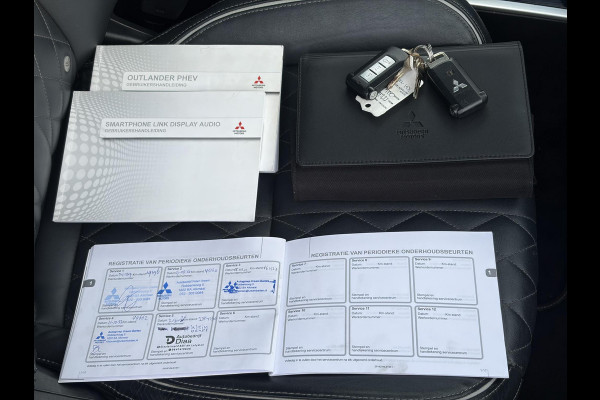 Mitsubishi Outlander 2.4 PHEV Instyle ✓360° Camera✓2e Eigenaar✓Carplay✓Pano✓Leder✓Keyless✓Stoelverw✓Stoelverkoeling✓Stuurverw✓Pdc V+A✓Lm velgen✓Net beurt gehad✓Rijstrooksensor✓Dodehoeksenor✓N.A.P✓Apk tot 11-2027